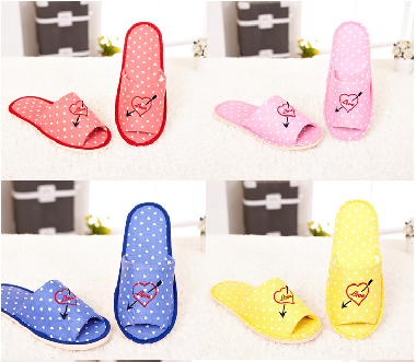 Dép đi trong nhà  trái tim 